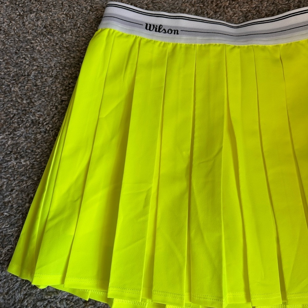 NWT Wilson Youth Tennis Ball Yellow Tennis Skirt Skort Size Medium - Picture 4 of 6